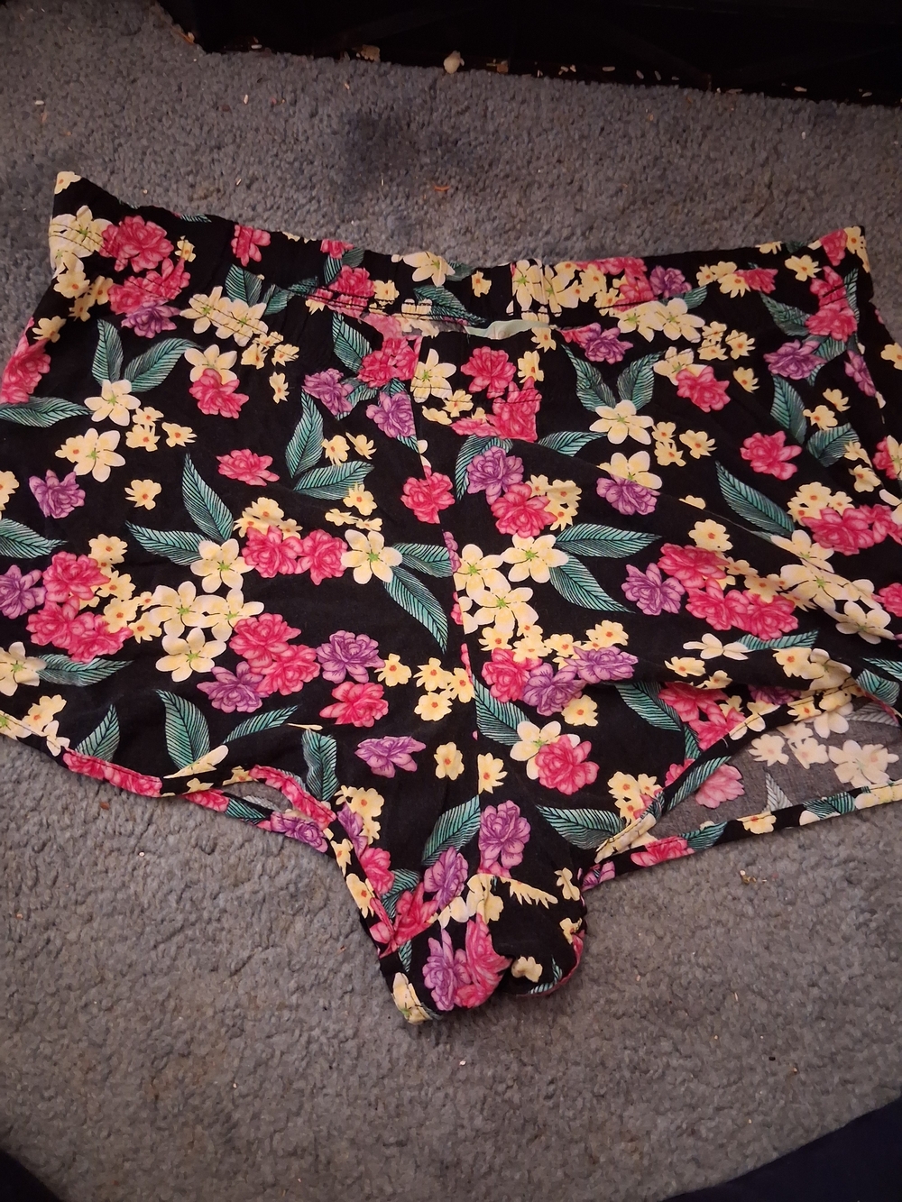 Decree Black Floral Womens Shorts